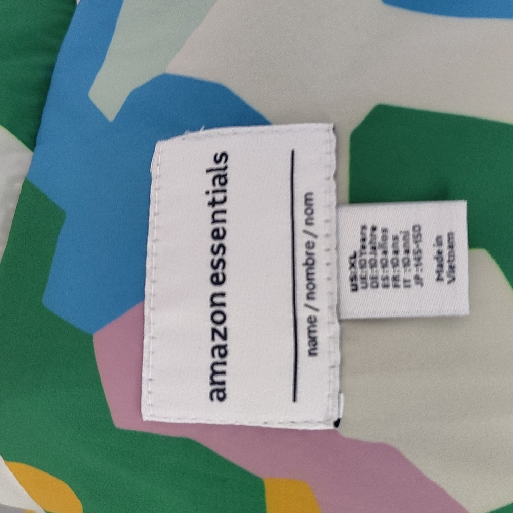 Amazon Essentials Multicolor Puffer Jacket - Picture 7 of 8